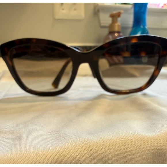 Tortoise Shell Sunglasses - Picture 2 of 4
